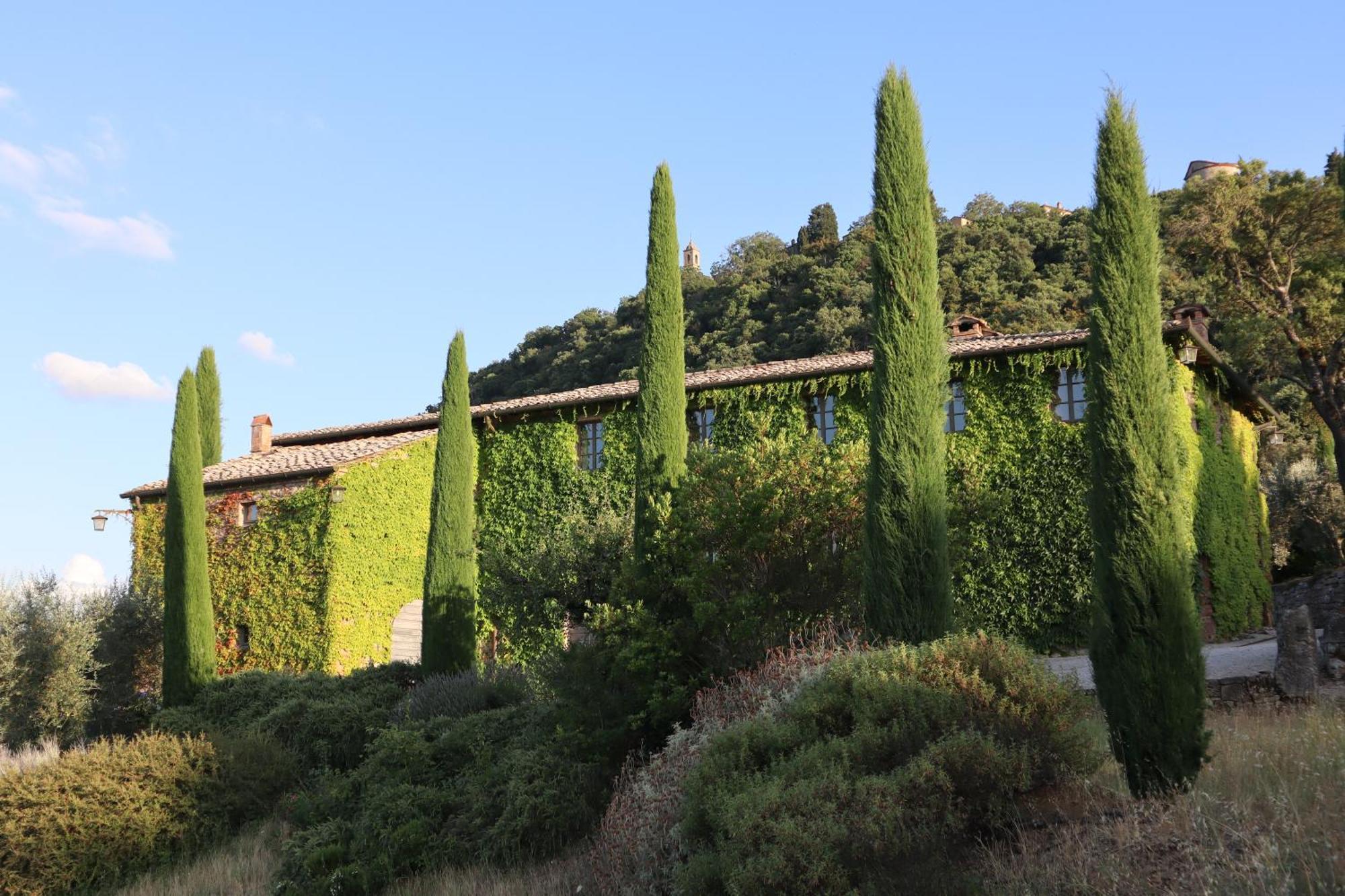 Abbadia Wine Relais Montefollonico Exterior photo